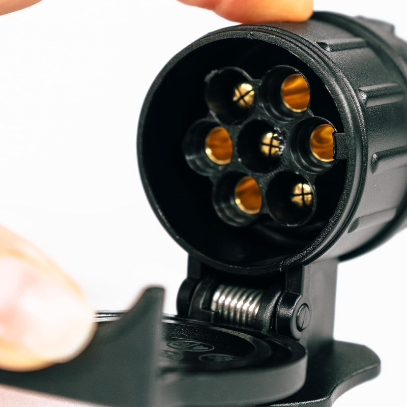 Belmont Leisure - 13 Pin to 7 Pin Towing Adaptor Socket
