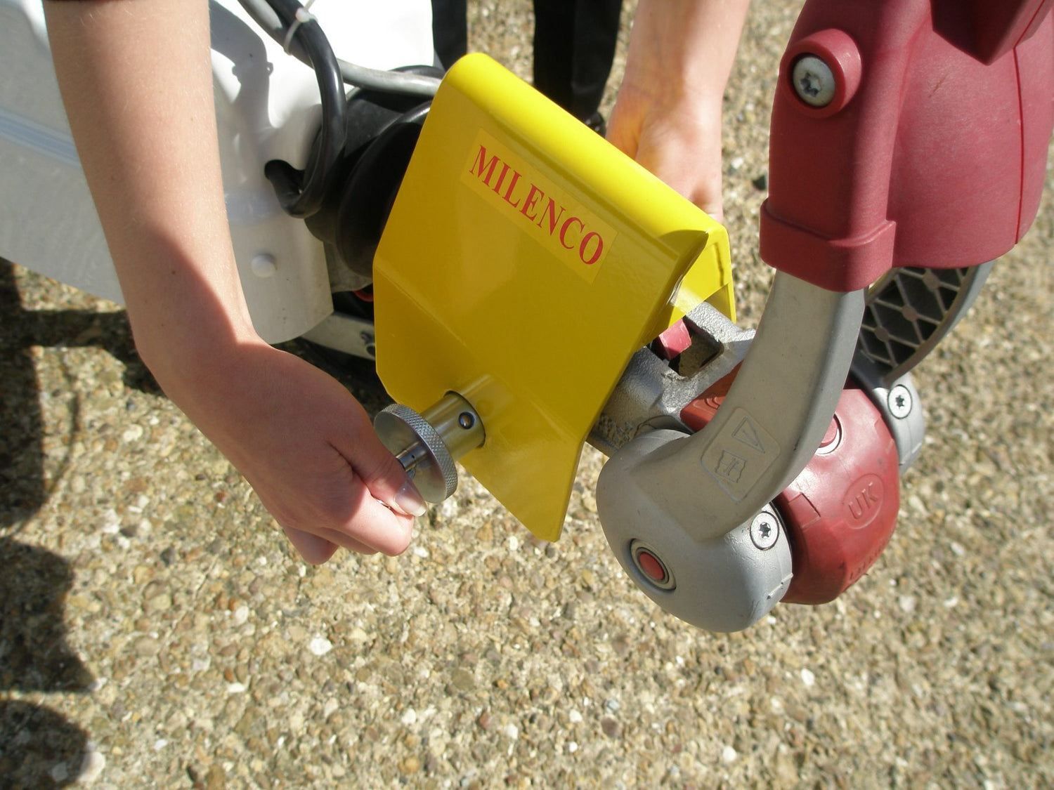 Milenco - Super Heavy-Duty AKS 3004 Hitchlock