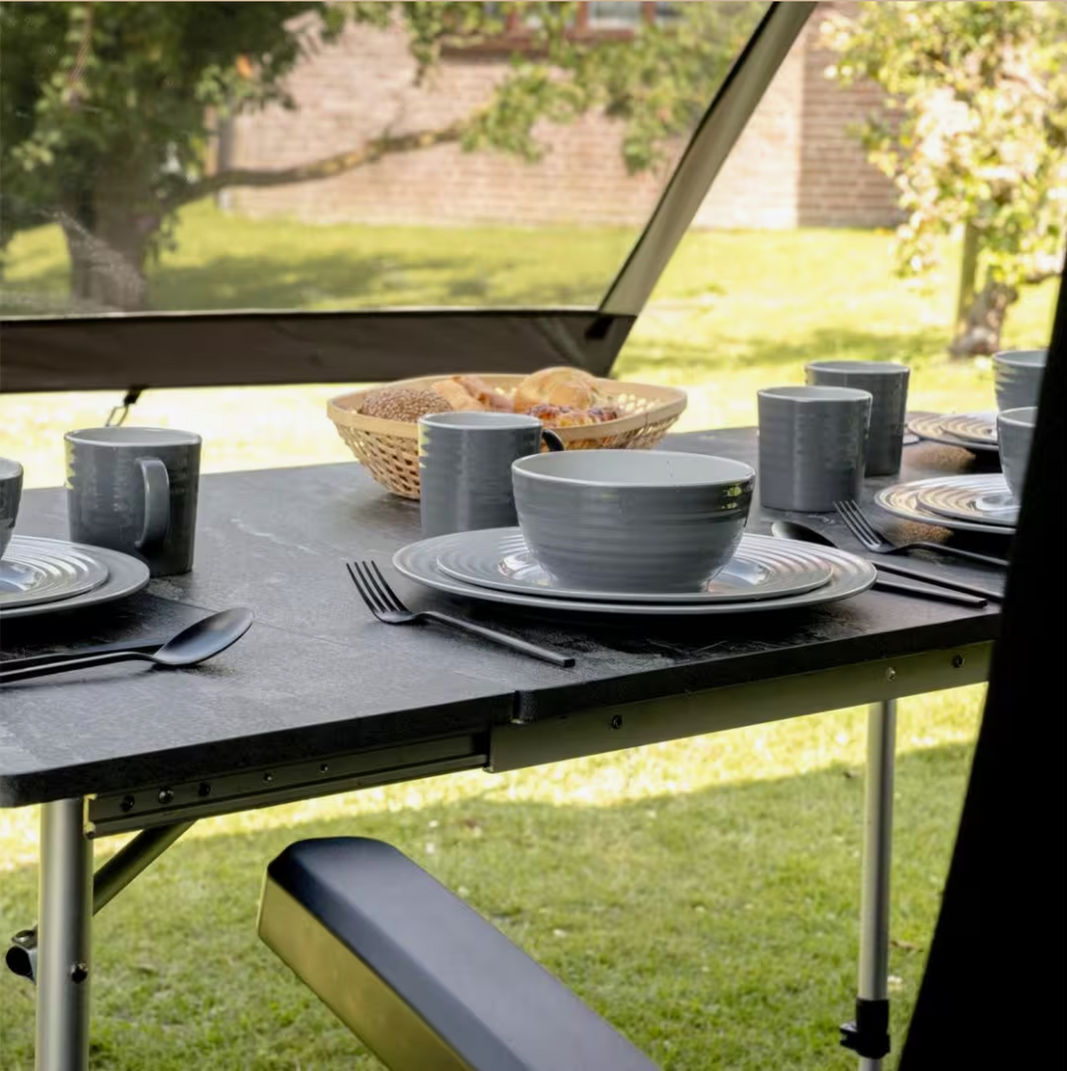 Travellife - Sorrento Honeycomb Extendable Table