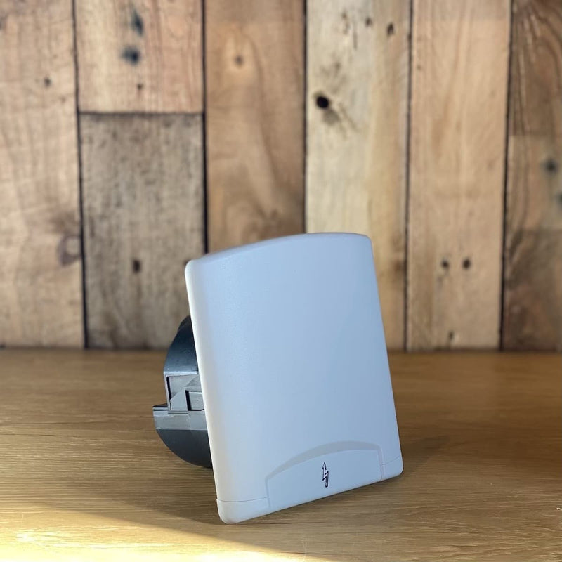 240V hook up surface plug magnetic inlet