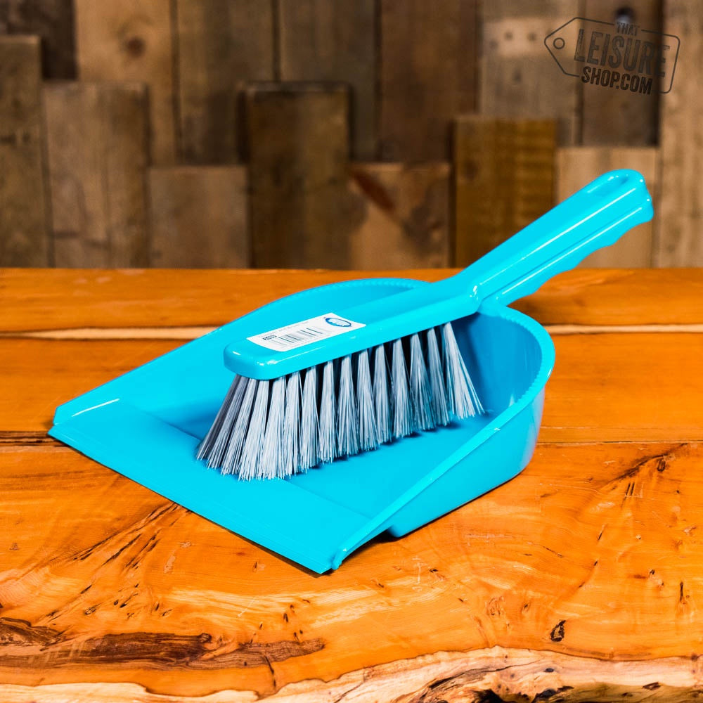 De-luxe dustpan and brush