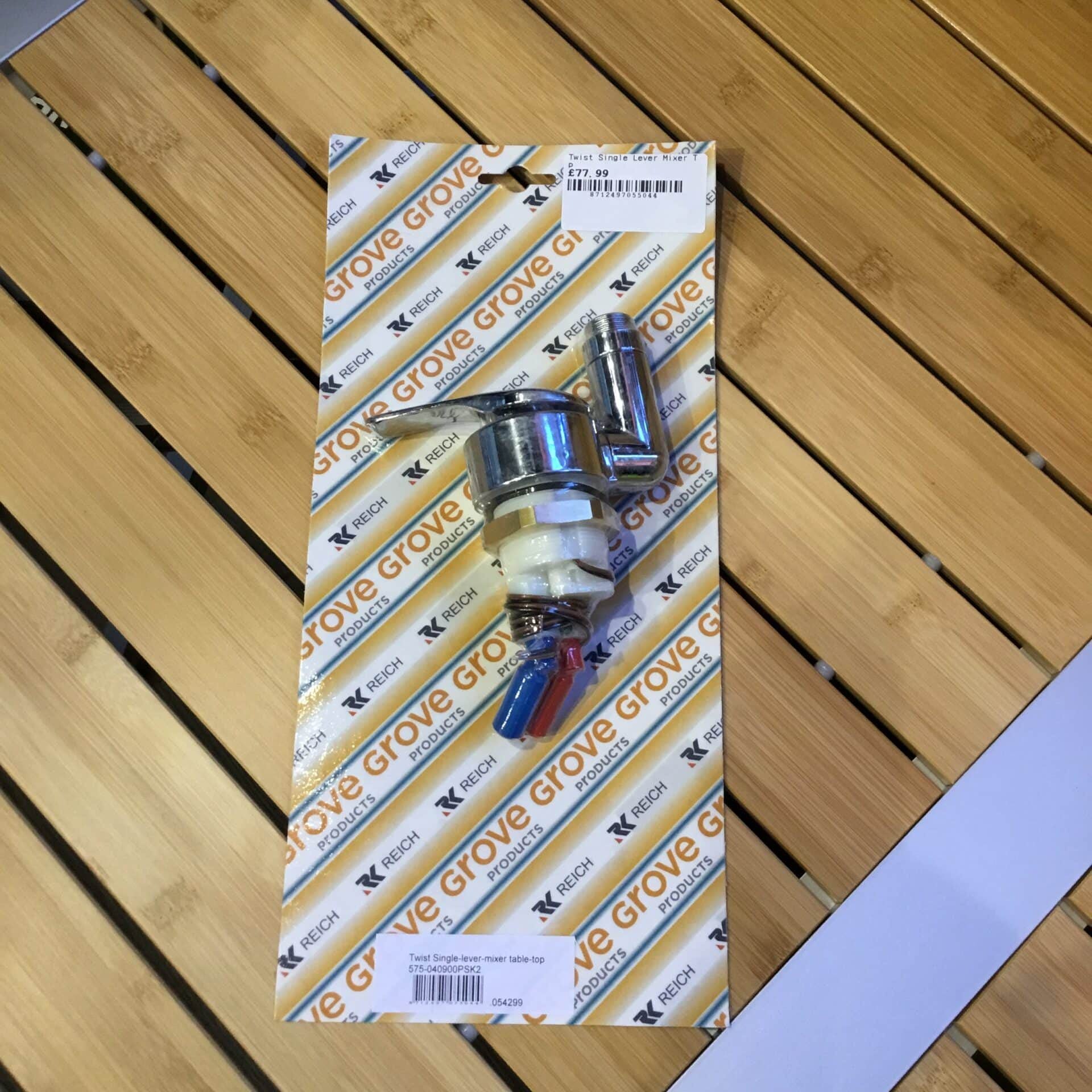 Twist single lever mixer tap