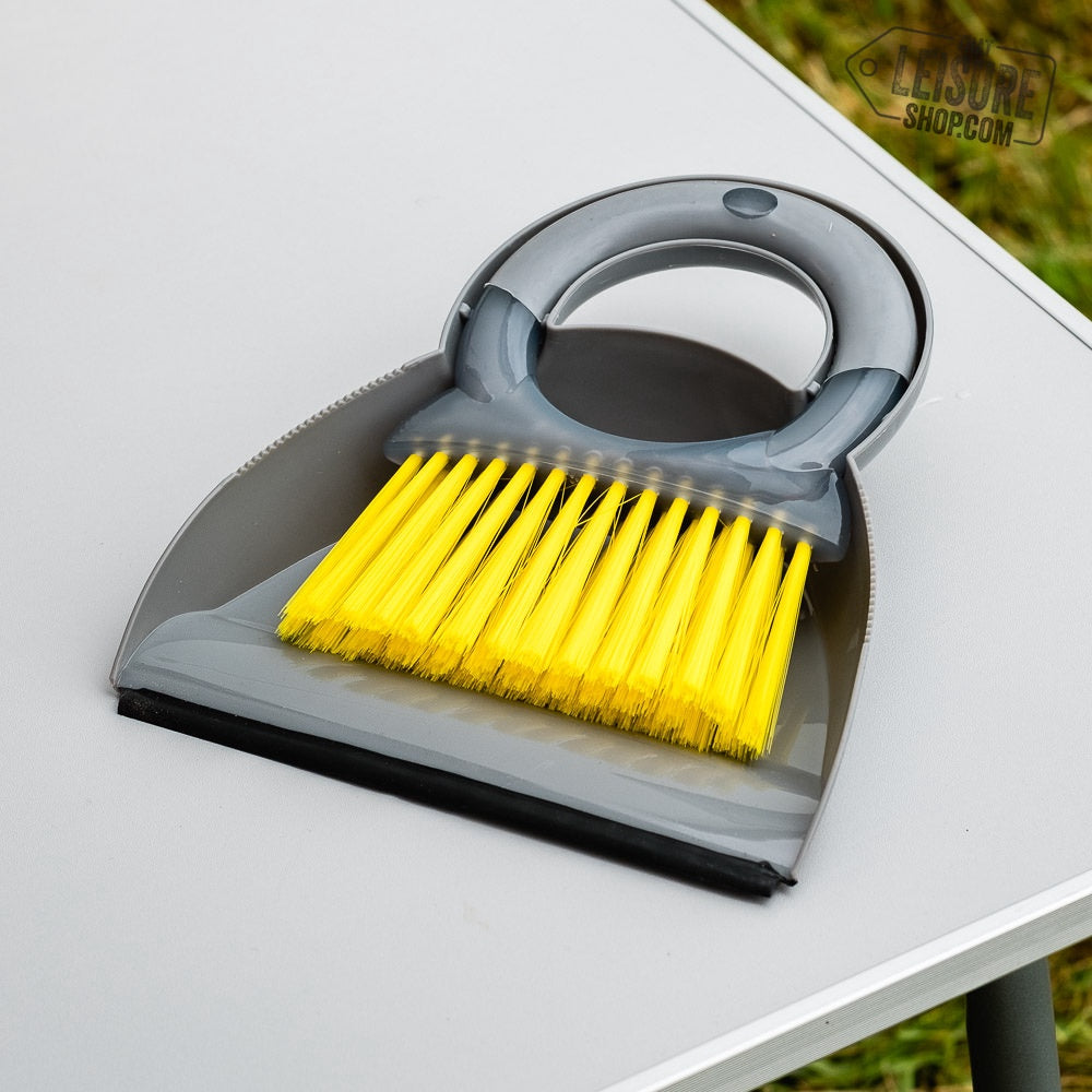 Tidy compact dustpan and brush