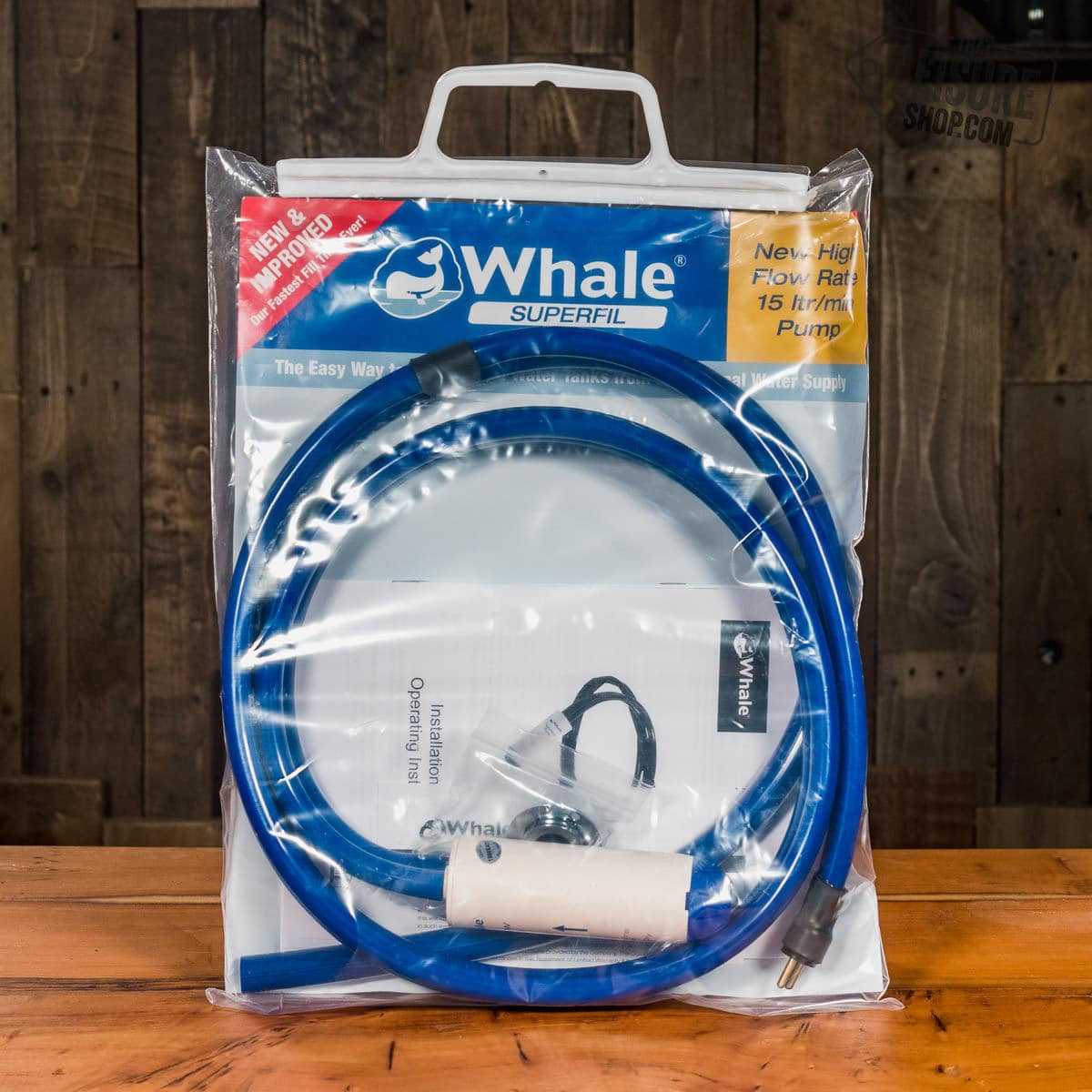 Whale Superfil submersible pump kit with 12V socket